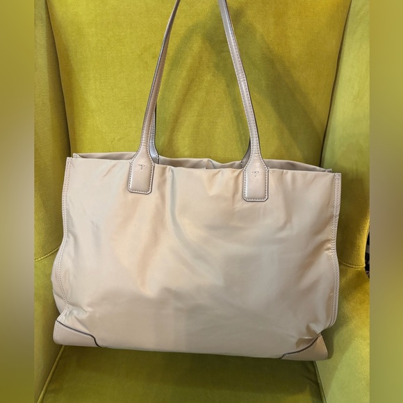 Tory Burch Large Ella Taupe Leather Shoulder Bag - Picture 2 of 10